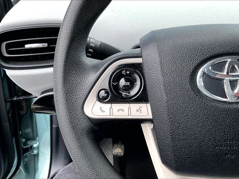 Used 2018 Toyota Prius Two image 22