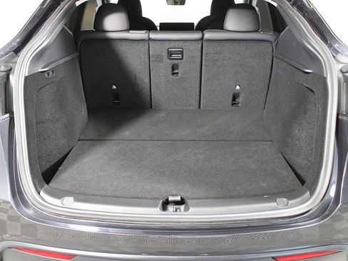 Used 2024 Tesla Model Y 2WD image 24