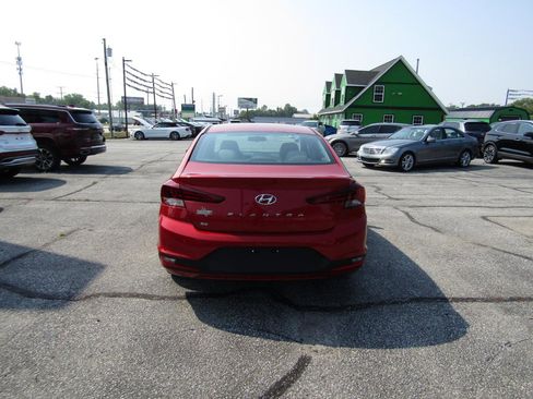 Used 2019 Hyundai Elantra SE FWD image 6