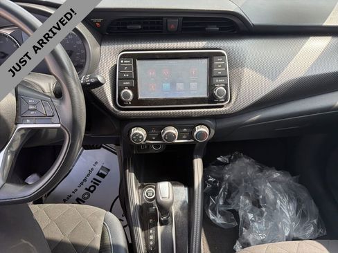 Certified 2018 Nissan Kicks S FWD image 11