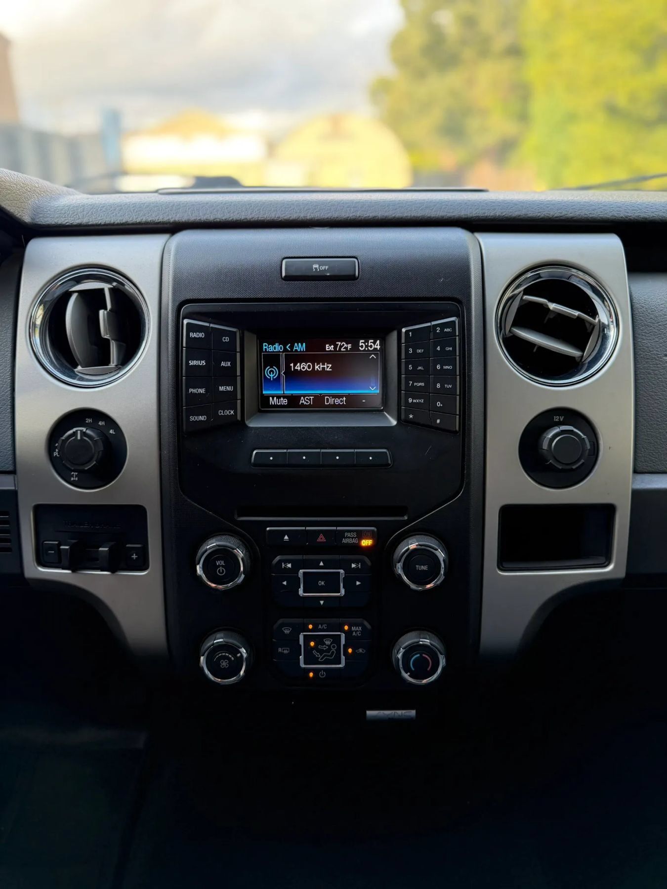 Used 2013 Ford F150 XLT w/ Luxury Equipment Group AWD/4WD image 13