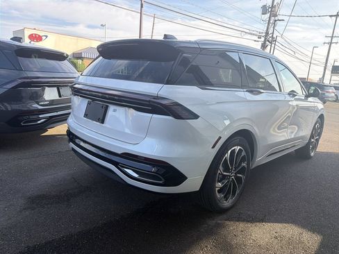 New 2026 Lincoln Nautilus Reserve AWD/4WD image 3