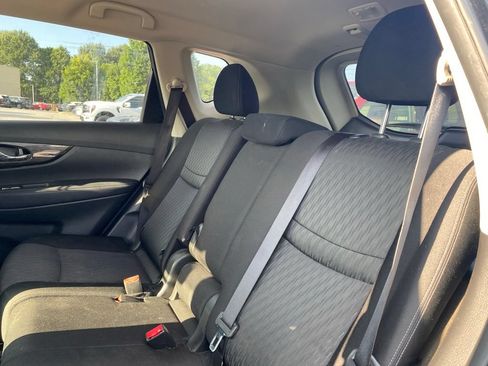 Used 2020 Nissan Rogue SV w/ Premium Package FWD image 15
