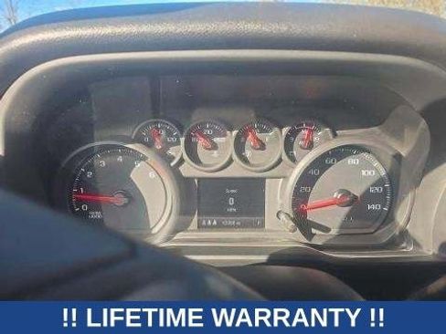 Used 2024 Chevrolet Silverado 2500 Custom w/ Custom Value Package image 8