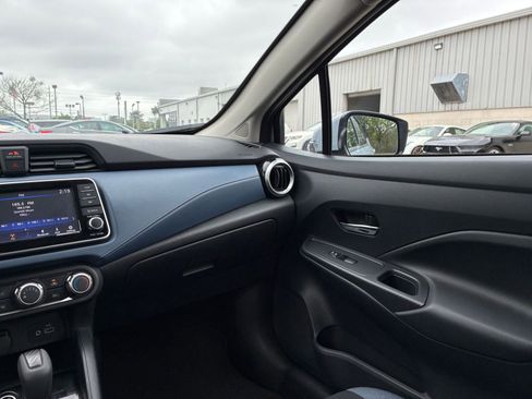 Used 2025 Nissan Versa SV image 33