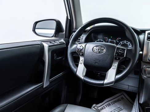 Used 2022 Toyota 4Runner SR5 Premium w/ Moonroof Package AWD/4WD image 21