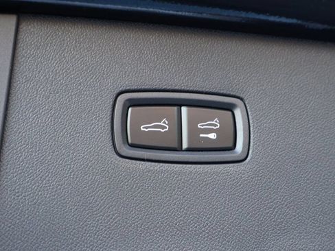 Certified 2026 Porsche Cayenne E-Hybrid Coupe AWD/4WD image 11