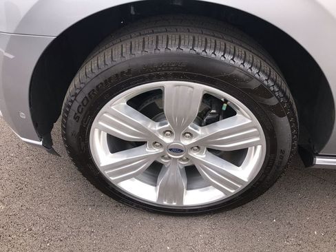 Used 2024 Ford Expedition Platinum image 10