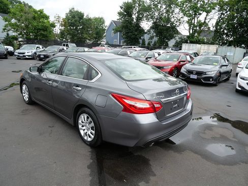 Used 2017 Nissan Altima 2.5 S w/ Power Driver Seat Package FWD image 5