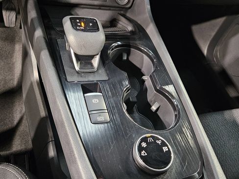 Used 2024 Nissan Rogue SV AWD/4WD image 32