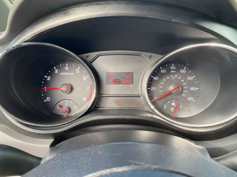 Used 2018 Kia Sedona L image 15