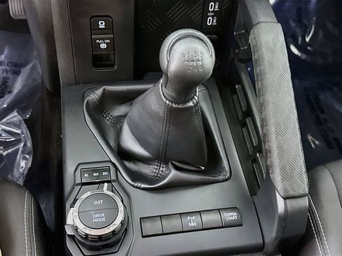 Used 2025 Toyota Tacoma TRD Off-Road AWD/4WD image 10
