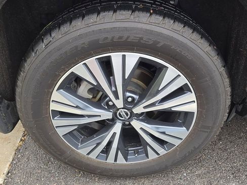 Used 2021 Nissan Rogue SV w/ Premium Package FWD image 5