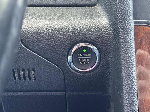 Used 2016 Lincoln Navigator L Select RWD image 22
