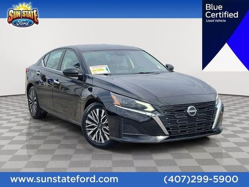 Used 2023 Nissan Altima 2.5 SV FWD image 1