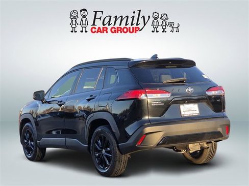 Used 2023 Toyota Corolla Cross LE image 3