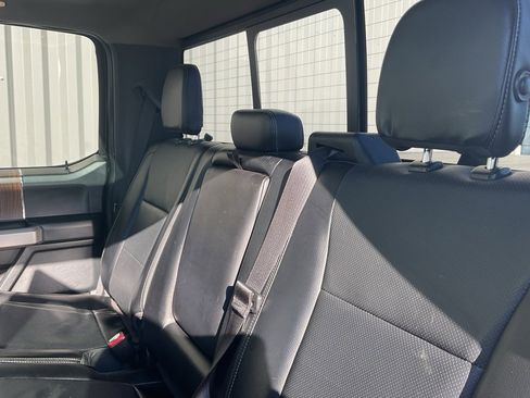 Used 2016 Ford F150 Lariat image 19