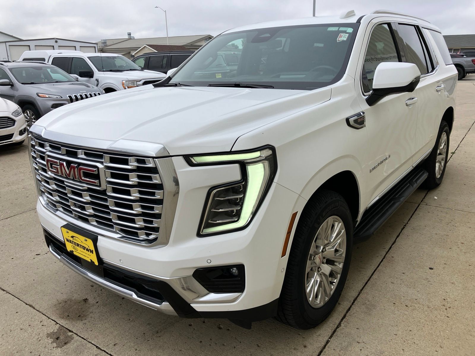Used 2025 GMC Yukon Denali AWD/4WD image 6