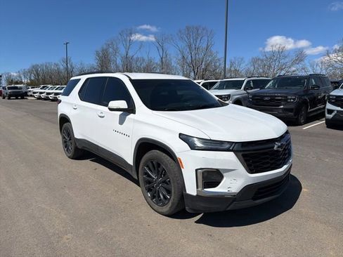 Used 2023 Chevrolet Traverse RS FWD image 4