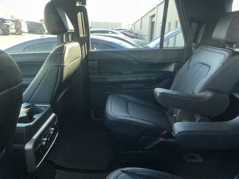 Used 2024 Ford Expedition Limited image 8