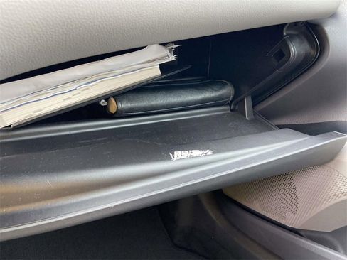 Used 2019 Toyota Camry LE image 23