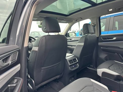Certified 2026 Volkswagen Atlas Peak Edition AWD/4WD image 23