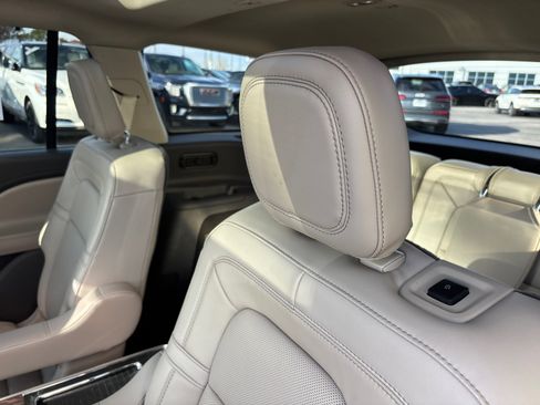 Certified 2023 Lincoln Aviator Reserve w/ Equipment Group 201A image 28