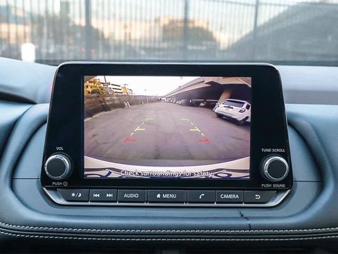 Used 2023 Nissan Rogue SV image 25