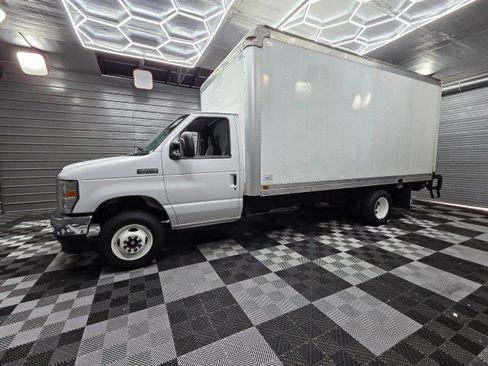Used 2021 Ford E-450 and Econoline 450 Super Duty w/ Power Windows & Locks Group RWD image 8