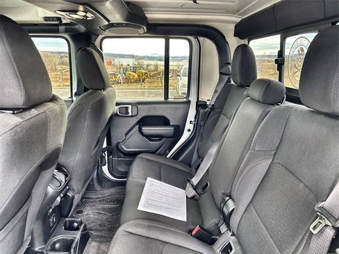 Used 2023 Jeep Gladiator Willys image 15