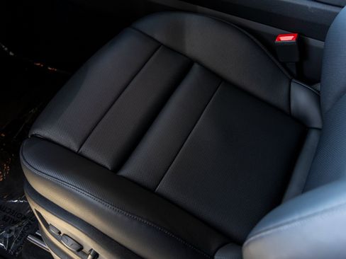 New 2025 Porsche Cayenne S image 28