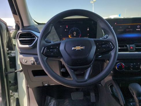 Used 2025 Chevrolet TrailBlazer LT AWD/4WD image 20