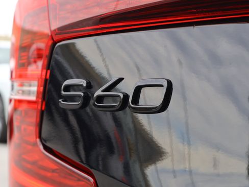 Used 2024 Volvo S60 B5 Plus image 10