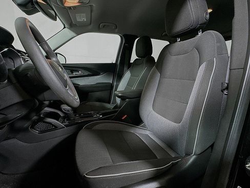 Used 2023 Chevrolet TrailBlazer LT w/ Convenience Package image 11