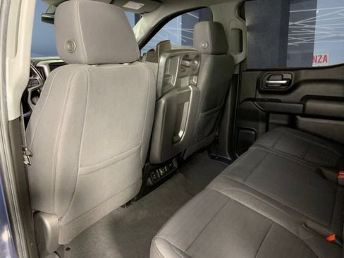 Used 2021 Chevrolet Silverado 1500 LT w/ Z71 Off-Road Package AWD/4WD image 18