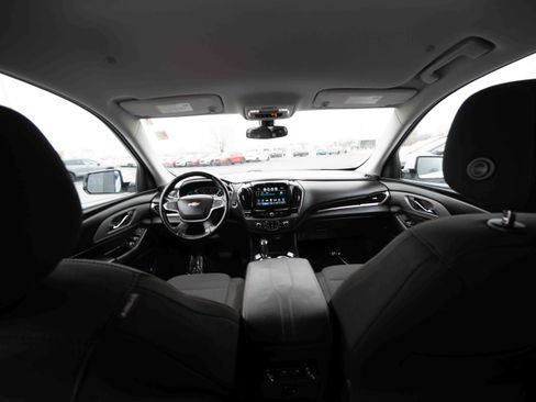 Used 2018 Chevrolet Traverse LT image 19