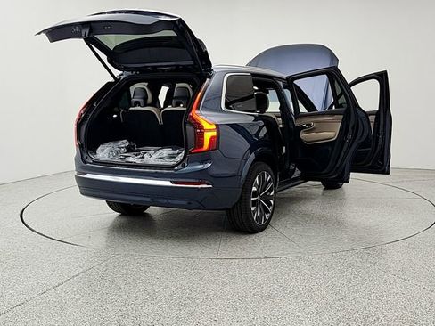 New 2026 Volvo XC90 T8 Plus w/ Protection Package Premier AWD/4WD image 11