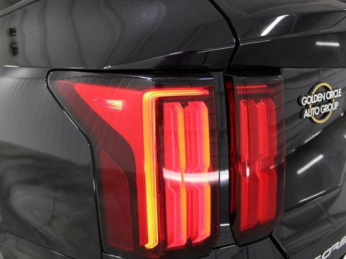 Used 2023 Kia Sorento SX AWD/4WD image 22