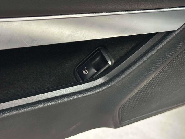 Used 2015 Mercedes-Benz E 400 4MATIC Coupe image 25