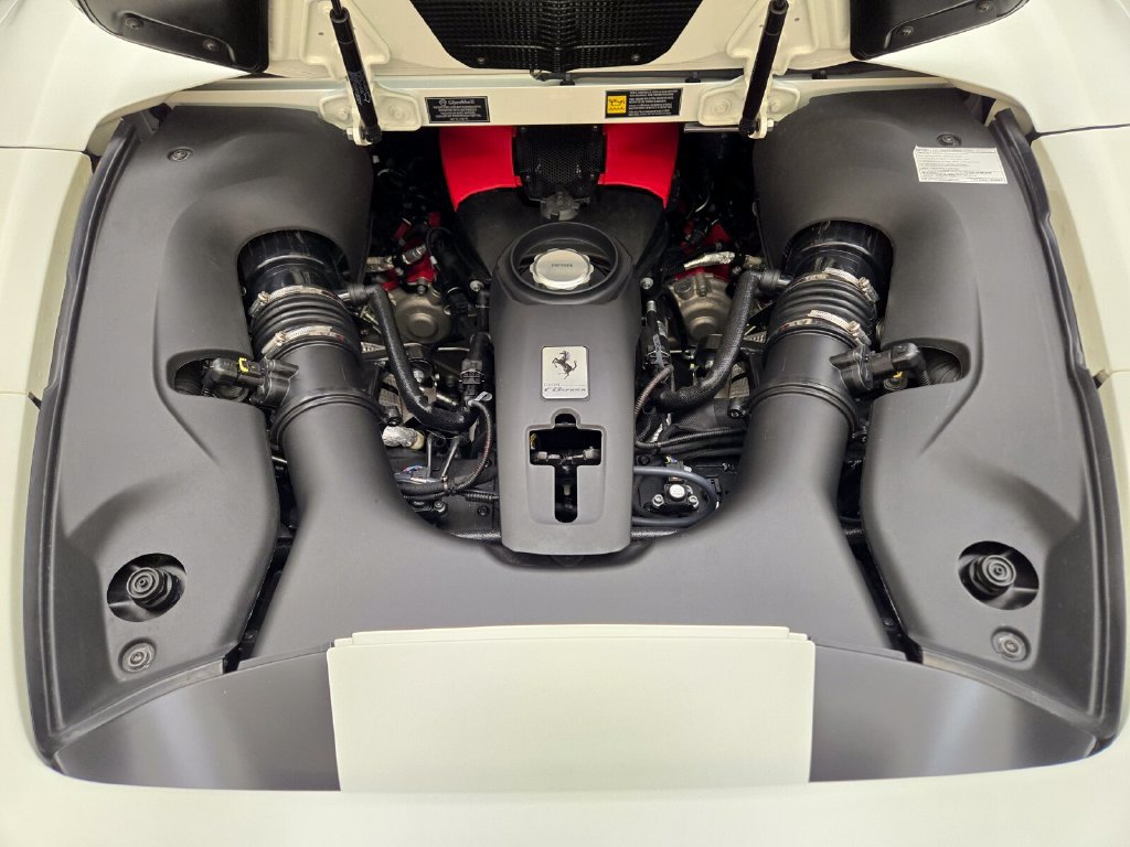 Used 2022 Ferrari F8 Tributo RWD image 21
