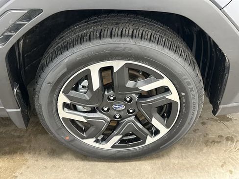 Certified 2025 Subaru Forester Premium AWD/4WD image 5