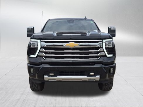 Used 2024 Chevrolet Silverado 3500 High Country w/ High Country Premium Package AWD/4WD image 9