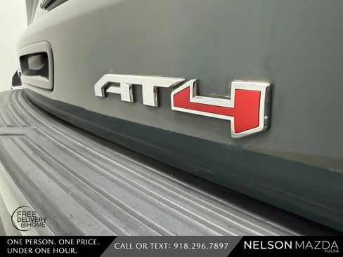 Used 2025 GMC Yukon AT4 w/ AT4 Premium Plus Package AWD/4WD image 11
