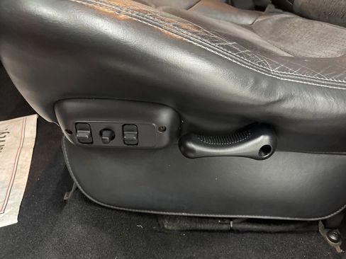 Used 2005 Dodge Ram 1500 Truck 2WD Quad Cab image 12