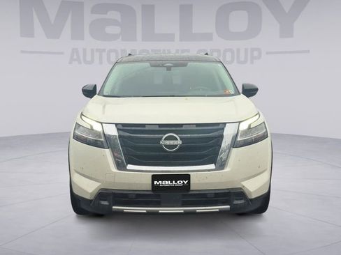 Used 2024 Nissan Pathfinder Platinum AWD/4WD image 8