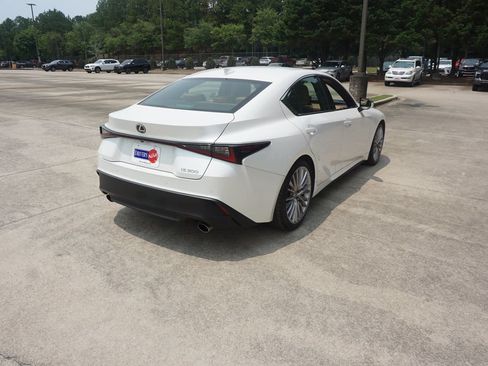 Used 2024 Lexus IS 300 w/ Premium Package RWD image 22