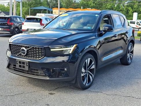Certified 2024 Volvo XC40 B5 Plus w/ Protection Package Premier AWD/4WD image 3