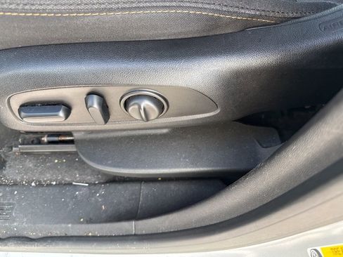 Used 2018 Chevrolet Equinox LT image 9