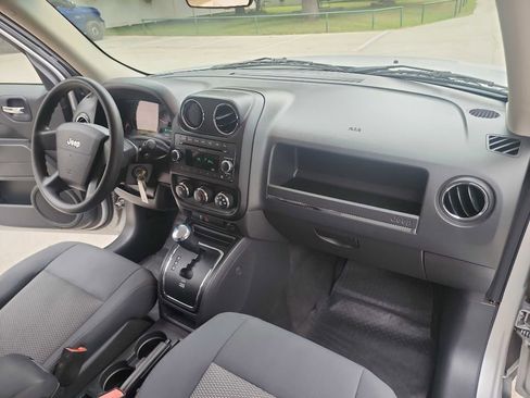 Used 2010 Jeep Patriot Sport w/ Tire & Wheel Group image 28