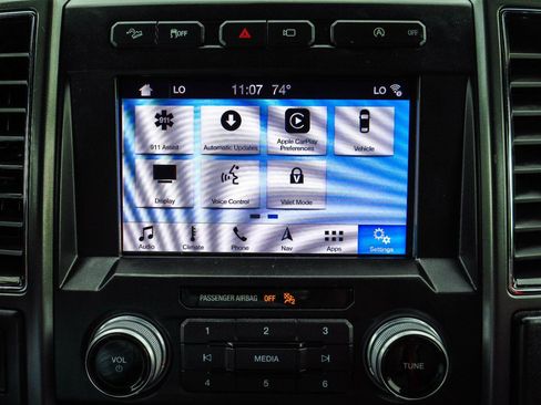 Used 2019 Ford F150 Lariat w/ Equipment Group 502A Luxury AWD/4WD image 10